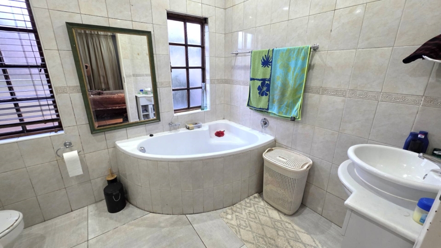 3 Bedroom Property for Sale in Meerhof North West